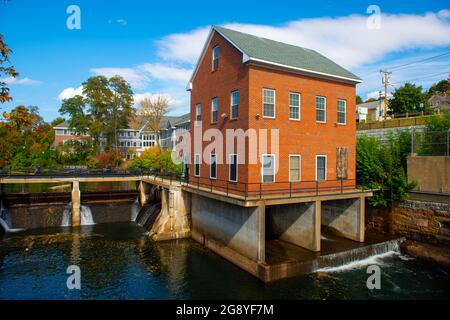 Busiel Seeburg Mill am Opechee Bay Reservoir an 1 Mill Plaza in der Stadt Laconia, New Hampshire NH, USA. Stockfoto