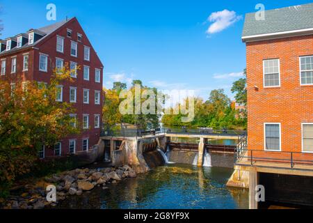 Busiel Seeburg Mill am Opechee Bay Reservoir an 1 Mill Plaza in der Stadt Laconia, New Hampshire NH, USA. Stockfoto