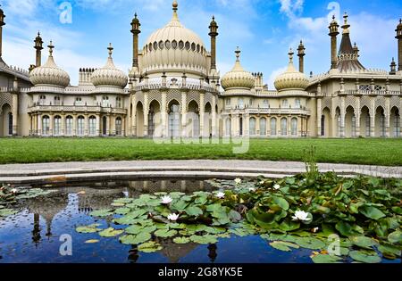 Der prunkvolle Royal Pavilion in Brighton baute für KNG George IV eine der beliebtesten Touristenattraktionen Großbritanniens, Sussex, England, Großbritannien Stockfoto