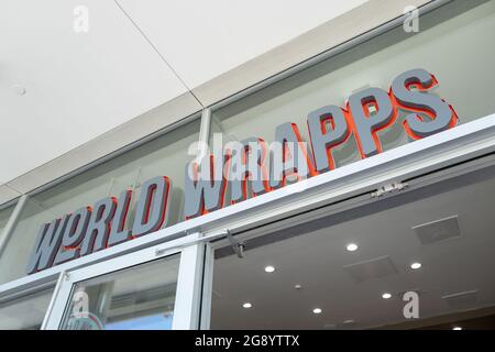 San Ramon, USA. Mai 2021. Sign on Facade at World Wrapps in San Ramon, California, 10. Mai 2021. (Foto: Smith Collection/Gado/Sipa USA) Quelle: SIPA USA/Alamy Live News Stockfoto