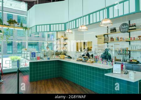 San Francisco, USA. Juni 2021. Interieur des italienischen Delikatessenrestaurants Espostos in Mission Bay, San Francisco, Kalifornien, 3. Juni 2021. (Foto: Smith Collection/Gado/Sipa USA) Quelle: SIPA USA/Alamy Live News Stockfoto