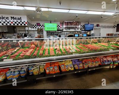 Fleisch- und Fischtheke bei Diablo Foods, einem lokalen Supermarkt in Lafayette, Kalifornien, 25. Mai 2021. (Foto von Smith Collection/Gado/Sipa USA)