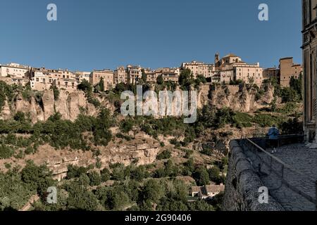 Ehemaliges Kloster San Pablo des Dominikanerordens, Parador de turismo am Huecar-Fluss der Stadt Cuenca, Castilla la Macha, Spanien, Europa. Stockfoto