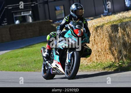 Tommy Hill, BMW M1000RR, FHO Racing, 110 Jahre Mountain Course, Goodwood Festival of Speed, die Maestros - Motorsport's Great All-Rounders, Goo Stockfoto