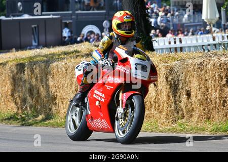 Ian Simpson, Honda RC45, 110 Jahre Mountain Course, Goodwood Festival of Speed, die Maestros - Motorsport's Great All-Rounders, Goodwood House, Stockfoto