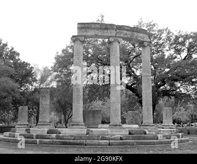 Philippeion Antikes griechisches Heiligtum errichtet von König Philipp II. Von Mazedonien, Archäologische Stätte von Olympia, Griechenland in Monochrom Stockfoto