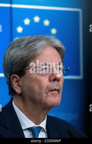 Paolo Gentiloni, EU-Kommissar für Wirtschaft, bei der informellen Videokonferenz der Außen- und Innenminister auf der Tagung des Europäischen Rates über die externen Aspekte der Migrationspolitik der EU im Rahmen des neuen Pakts für Migration und Asyl. Brüssel, Belgien. Stockfoto