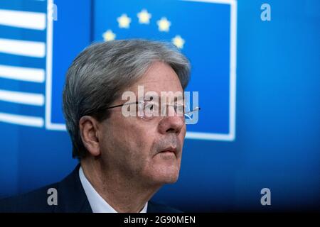 Paolo Gentiloni, EU-Kommissar für Wirtschaft, bei der informellen Videokonferenz der Außen- und Innenminister auf der Tagung des Europäischen Rates über die externen Aspekte der Migrationspolitik der EU im Rahmen des neuen Pakts für Migration und Asyl. Brüssel, Belgien. Stockfoto