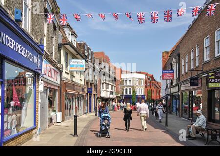 Eine Fußgängerzone untere Peascod Street, Windsor, Berkshire, England, Vereinigtes Königreich Stockfoto