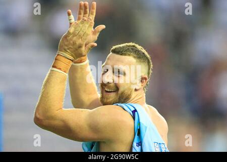 Wigan, Großbritannien. Juli 2021. Jackson Hastings (31) von Wigan Warriors feiert den Sieg in Wigan, Großbritannien am 7/23/2021. (Foto von Conor Molloy/News Images/Sipa USA) Quelle: SIPA USA/Alamy Live News Stockfoto