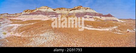 Blick auf die nordöstliche Basis des Achate Plateau im Petrified Forest National Park Arizona. Stockfoto