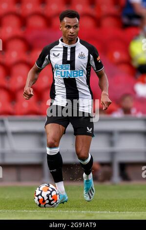 Doncaster, Großbritannien. Juli 2021. Jacob Murphy von Newcastle United während des Vorsaison-Freundschaftsspiel zwischen Doncaster Rovers und Newcastle United im Keepmoat Stadium am 23. Juli 2021 in Doncaster, England. (Foto von Daniel Chesterton/phcimages.com) Quelle: PHC Images/Alamy Live News Stockfoto