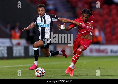 Doncaster, Großbritannien. Juli 2021. Jacob Murphy von Newcastle United während des Vorsaison-Freundschaftsspiel zwischen Doncaster Rovers und Newcastle United im Keepmoat Stadium am 23. Juli 2021 in Doncaster, England. (Foto von Daniel Chesterton/phcimages.com) Quelle: PHC Images/Alamy Live News Stockfoto