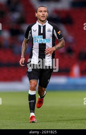 Doncaster, Großbritannien. Juli 2021. Jeff Hendrick von Newcastle United während des Vorsaison-Freundschaftsspiel zwischen Doncaster Rovers und Newcastle United im Keepmoat Stadium am 23. Juli 2021 in Doncaster, England. (Foto von Daniel Chesterton/phcimages.com) Quelle: PHC Images/Alamy Live News Stockfoto