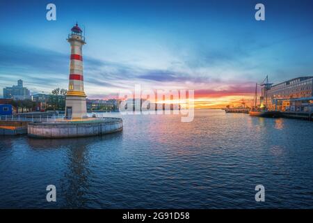 Malmo Alter Leuchtturm bei Sonnenuntergang - Malmo, Schweden Stockfoto