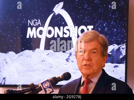 St. Louis, USA. Juli 2021. US-Senator Roy Blunt kommentiert am Freitag, den 23. Juli 2021, die Partnerschaft der National Geospatial-Intelligence Agency mit T-Rex, einem gemeinnützigen Innovations- und Unternehmerentwicklungszentrum, in St. Louis. Die neue NGA-Zentrale wird in St. Louis gebaut, ist aber erst 2025 betriebsbereit. Die Partnerschaft wird es einigen NGA-Operationen ermöglichen, fortzufahren. Foto von Bill Greenblatt/UPI Credit: UPI/Alamy Live News Stockfoto