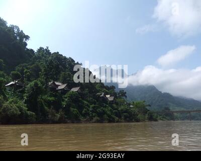 Dorf Nong Khiaw im Norden von Laos Stockfoto