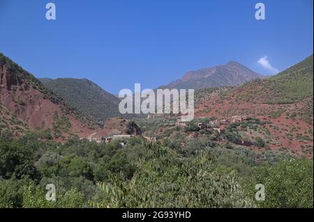 Berberdörfer im wunderschönen Ourika-Tal, High Atlas MA Stockfoto