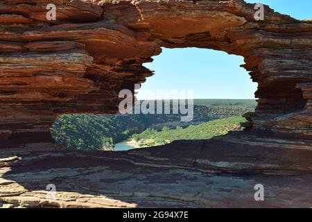 Tolle Aussicht durch das Naturfenster im kalbarri Nationalpark Stockfoto