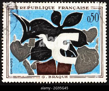 FRANKREICH - UM 1972: Eine in Frankreich gedruckte Briefmarke zeigt The Messenger, Gemälde von Georges, Braque, um 1972 Stockfoto