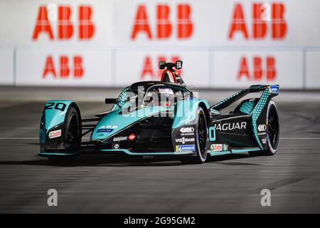 LONDON, GROSSBRITANNIEN. Juli 2021. Mitch Evens of Jaguar Racing während der Runde 12: Heineken London E-Prix 2021 auf dem Excel Circuit am Samstag, 24. Juli 2021 in LONDON, ENGLAND. Kredit: Taka G Wu/Alamy Live Nachrichten Stockfoto