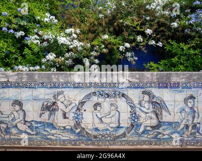 Der Garten des Fronteira Palace ist mit einer Allegorie auf das Sternzeichen Zwillinge verkleidet Stockfoto