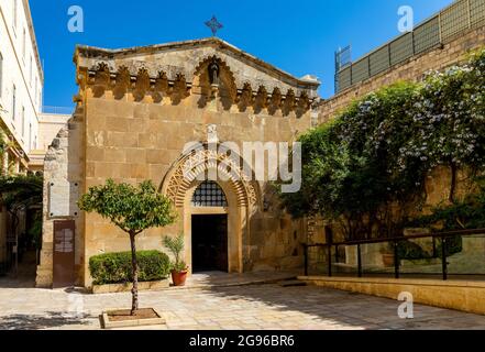 Jerusalem, Israel - 12. Oktober 2017: Fassade der mittelalterlichen Kirche der Flagellation in der Via Dolorosa Straße im östlichen islamischen Viertel von Jerusalem Stockfoto