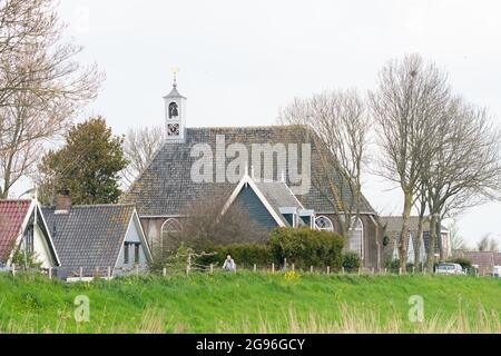 Die ehemalige holländische reformierte Kirche, heute ein privates Wohnhaus. „der erste Gottesdienst in der ehemaligen reformierten Kirche in der niederländischen Stadt Scha Stockfoto