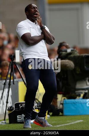 Burton Upon Trent, England, 24. Juli 2021. Jimmy Floyd Hasselbaink-Manager von Burton Albion während des Vorsaison-Freundschaftsspiel im Pirelli Stadium, Burton Upon Trent. Bildnachweis sollte lauten: Darren Staples / Sportimage Stockfoto