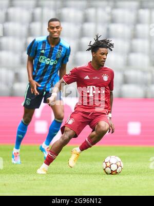 Omar Richards, FCB 3 im Spiel FC BAYERN MÜNCHEN - AJAX AMSTERDAM beim Audi Football Summit am 24. Juli 2021 in München, Deutschland Saison 2021/2022, Spieltag X, 1.Bundesliga, FCB, München, X.Spieltag. © Peter Schatz / Alamy Live News Stockfoto