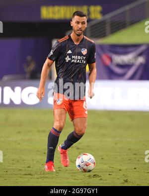 24. Juli 2021: Der FC Cincinnati Mittelfeldspieler Haris Medunjanin (6) dribbelt in der ersten Hälfte eines MLS-Spiels zwischen dem FC Cincinnati und dem SC Nashville im Nissan Stadium in Nashville, TN, Steve Roberts/CSM, gegen den SC Nashville Stockfoto