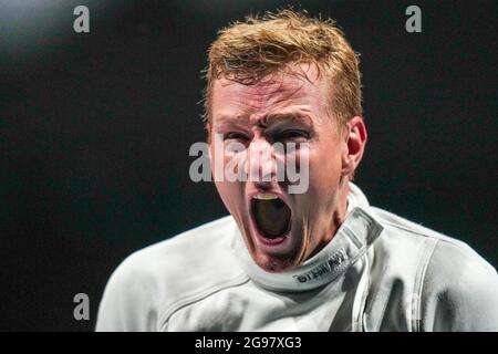 TOKIO, JAPAN - 25. JULI: Bas Verwijlen aus den Niederlanden tritt während der Olympischen Spiele 2020 auf der Makuhari Messe am 25. Juli 2021 in Tokio, Japan, am Men Épée Individual Table of 32 an (Foto: Yannick Verhoeven/Orange Picics) NOCNSF Stockfoto