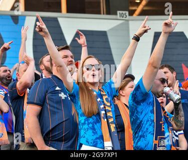 Nashville, TN, USA. Juli 2021. FC Cincinnati Fans während des MLS-Spiels zwischen FC Cincinnati und Nashville SC im Nissan Stadium in Nashville, TN. Kevin Langley/CSM/Alamy Live News Stockfoto