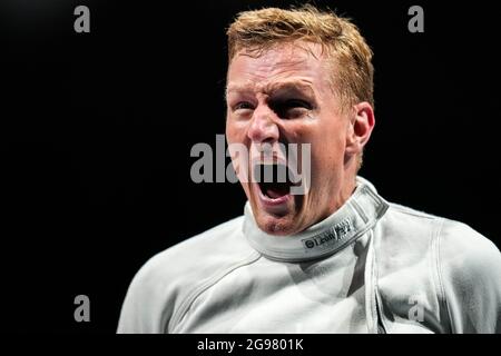 TOKIO, JAPAN - 25. JULI: Bas Verwijlen aus den Niederlanden tritt während der Olympischen Spiele 2020 auf der Makuhari Messe am 25. Juli 2021 in Tokio, Japan, am Men Épée Individual Table of 32 an (Foto: Yannick Verhoeven/Orange Picics) NOCNSF Stockfoto