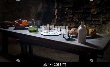 Tisch im Soldatenviertel, Castillo de San Marcos, Saint Augustine, Florida, USA Stockfoto