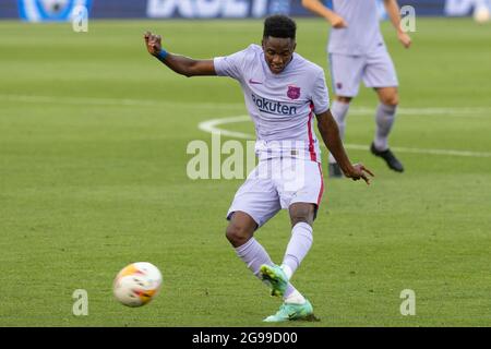 24. Juli 2021, Sant Joan Despi, Spanien: Ndiaye vom FC Barcelona während des Vorsaison-Freundschaftsspiels zwischen dem FC Barcelona und dem FC Girona im Johan Cruyff Stadium in Sant Joan Despi, Spanien. (Bild: © David Ramirez/DAX via ZUMA Press Wire) Stockfoto