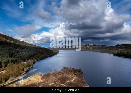 Loch Beinn A' Mheadhoinm, Glen Affric in der Nähe von Cannich, Highlands Scotland Stockfoto