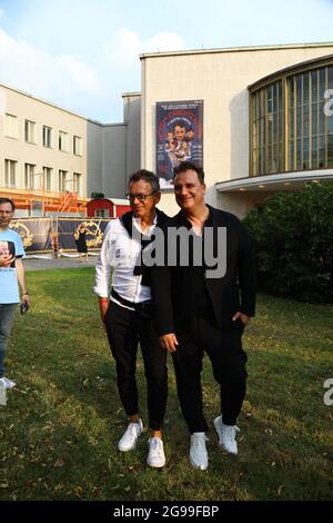Guido Maria Kretschmer mit Ehemann Frank Mutters bei der Premiere des Theaterstücks 'Mord im Orientexpress' in der Komödie am Kurfürstendamm im Schill Stockfoto