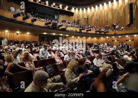 Premiere des Theaterstücks 'Mord im Orientexpress' in der Komödie am Kurfürstendamm im Schiller Theater. Berlin, 24.07.2021 Stockfoto