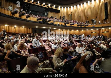 Premiere des Theaterstücks 'Mord im Orientexpress' in der Komödie am Kurfürstendamm im Schiller Theater. Berlin, 24.07.2021 Stockfoto