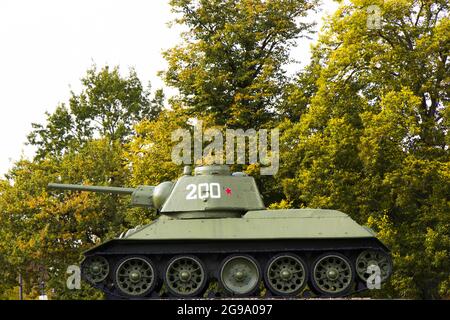 BERLIN, DEUTSCHLAND - 18. Aug 2018: Ein Schuss des Panzers auf der sowjetischen Kriegsdenkmal in Tiergarten. Stockfoto