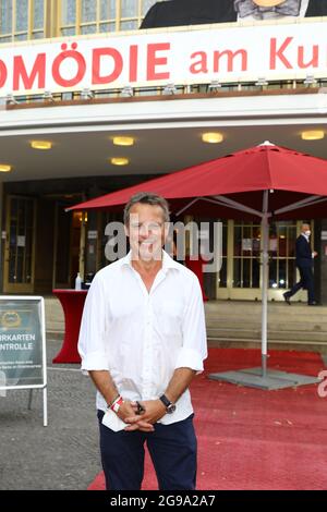 Pierre Besson bei der Premiere des Theaterstücks 'Mord im Orientexpress' in der Komödie am Kurfürstendamm im Schiller Theater. Berlin, 24.07.2021 Stockfoto