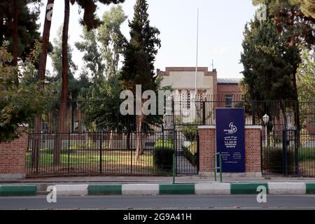 Teheran Iran - Juli 25 2021: Ehemalige Botschaft der Vereinigten Staaten in Teheran - U.S. Den of Spionage Museum Stockfoto