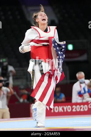 (210725) -- TOKIO, 25. Juli 2021 (Xinhua) -- Anastasija Zolotic aus den Vereinigten Staaten feiert nach dem 57 kg schweren Taekwondo-Endspiel der Frauen bei den Olympischen Spielen 2020 in Tokio, Japan, am 25. Juli 2021. (Xinhua/Wang Yuguo) Stockfoto