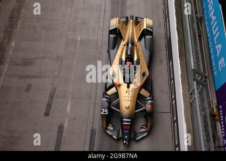 Excel Circuit, Docklands, London, Großbritannien. Juli 2021. Formel E London E Prix; Jean-Eric Vergne aus Frankreich fährt für (25) DS Techeetah im Rennen 2 Credit: Action Plus Sports/Alamy Live News Stockfoto