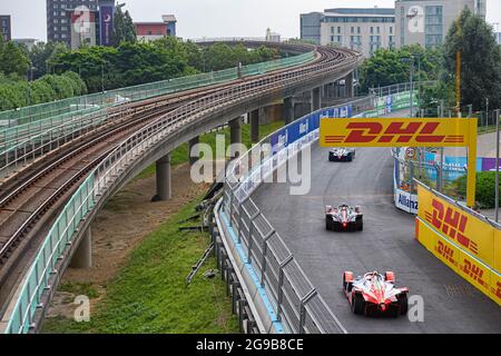 LONDON, GROSSBRITANNIEN. Juli 2021. Ein allgemeiner Überblick über das Rennen während der Runde 13: 2021 Heineken London E-Prix auf dem Excel Circuit am Sonntag, 25. Juli 2021 in LONDON, ENGLAND. Kredit: Taka G Wu/Alamy Live Nachrichten Stockfoto