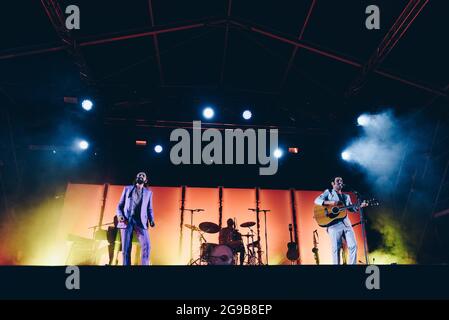 Mailand Italien 21 Juli 2021 Colapesce Dimartino live im Castello Sforzesco © Giulia Manfieri / Alamy Stockfoto