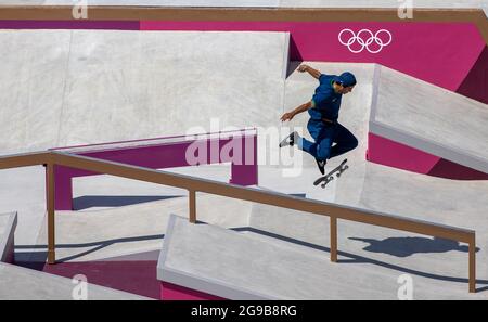 25. Juli 2021; Ariake Sports Park, Koto City, Tokio, Japan; Kelvin Hoefler aus Brasilien, während des Finales der Herren Skateboarding-Veranstaltung im Ariake Sports Park Stockfoto