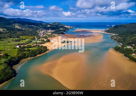 Spanien, das spanische Baskenland, Biskaya, Region Gernika-Lumo, Biosphärenreservat Urdaibai, OKA-Flussmündung bei Ebbe südlich von Mundaka Stockfoto