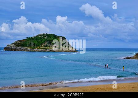 Spanien, Baskenland, Biskaya, Lea-Artibai, Lekeitio, Insel San Nikolas Stockfoto